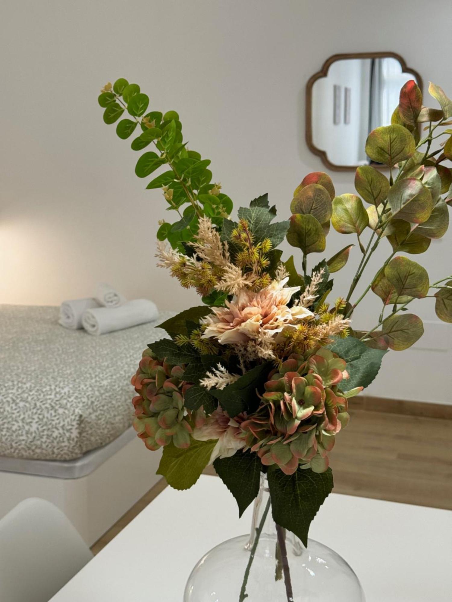 Alderete Suites Malaga Exterior photo