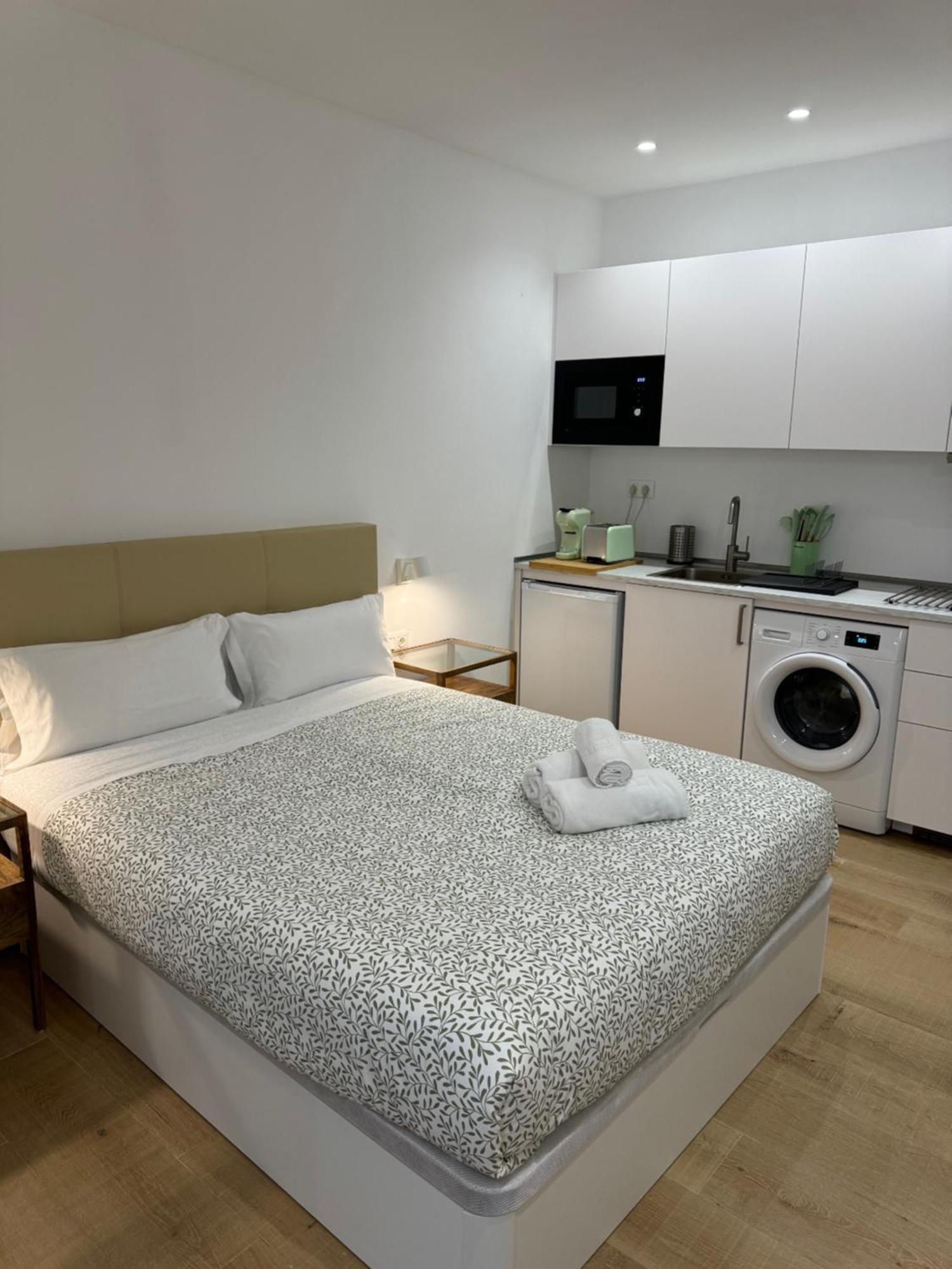 Alderete Suites Malaga Exterior photo
