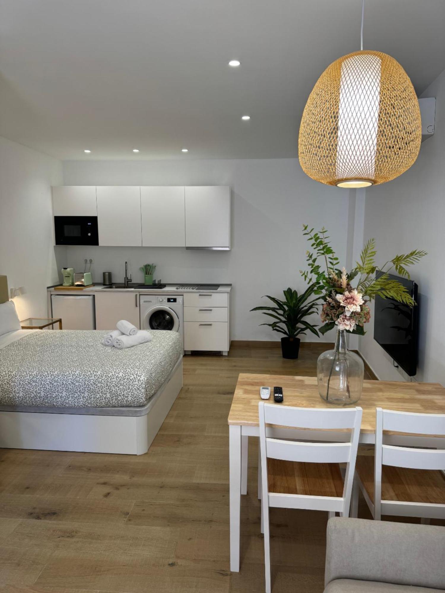 Alderete Suites Malaga Exterior photo
